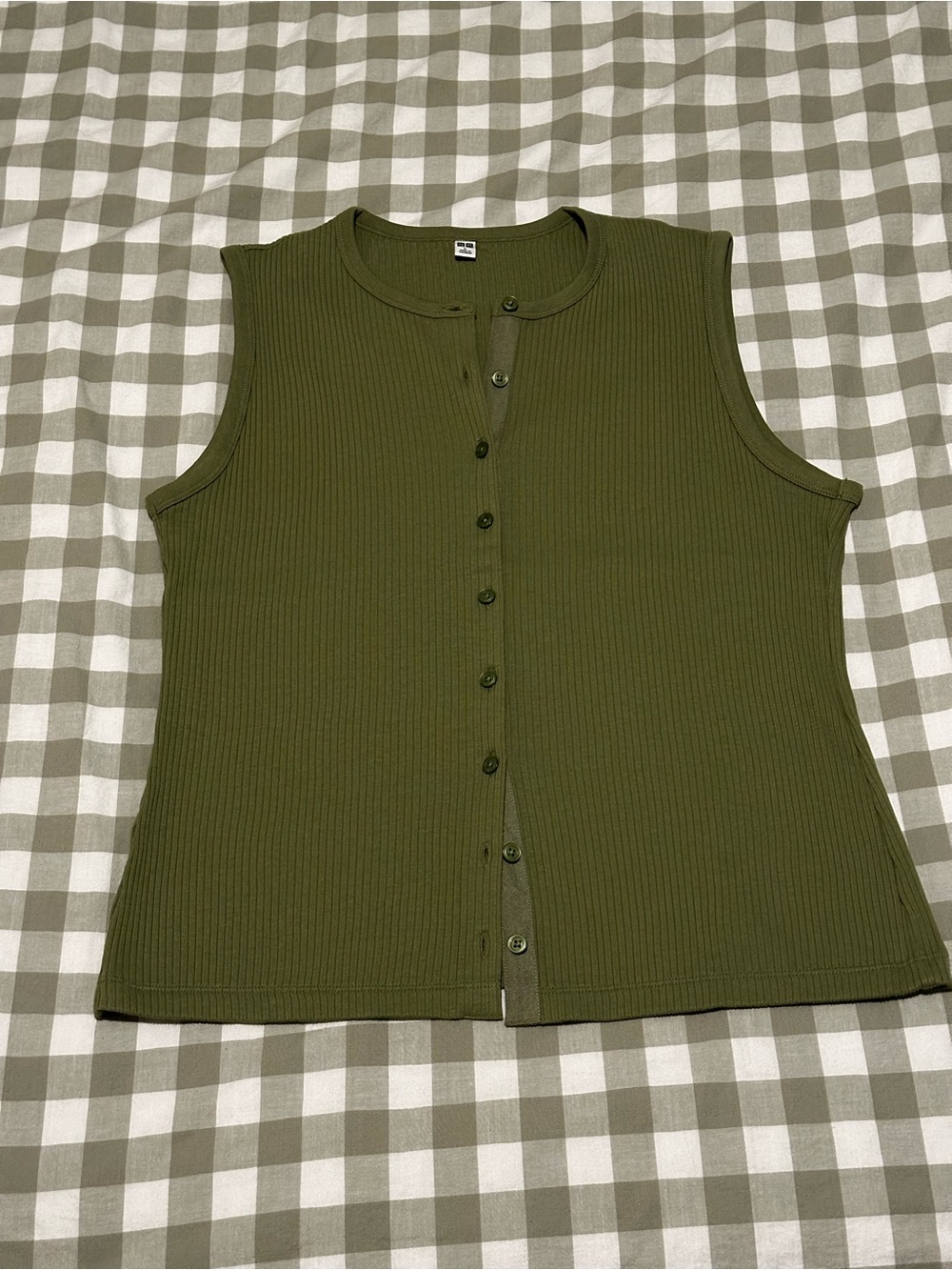 Uniqlo Women’s Button up Tank top
